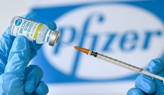 Vaccine Covid-19: Pfizer hiệu quả hạn chế 100% bệnh nhân tử vong, UAE sẽ tiêm mũi thứ 3; Anh tiêm cho người 16 tuổi