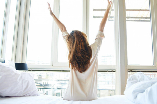 8 thói quen buổi sáng gây lãng phí thời gian và sức khỏe