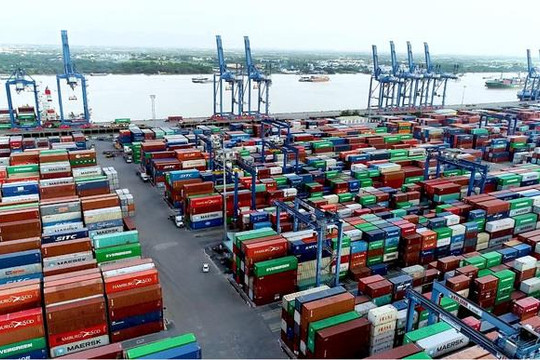 Hoả tốc kiến nghị Thủ tướng gỡ ùn tắc hàng hóa tại cảng Cát Lái