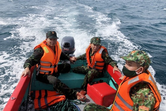 Quảng Nam: Huy động lực lượng tìm kiếm ngư dân mất tích trên biển