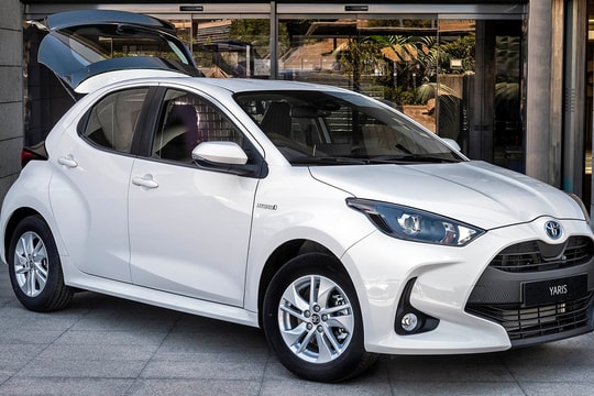 Xe độc, lạ: Toyota Yaris phiên bản Hybrid Van