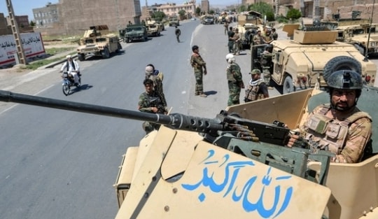 Lực lượng an ninh Afghanistan và các tay súng Taliban giao tranh ác liệt tại thành phố Kunduz