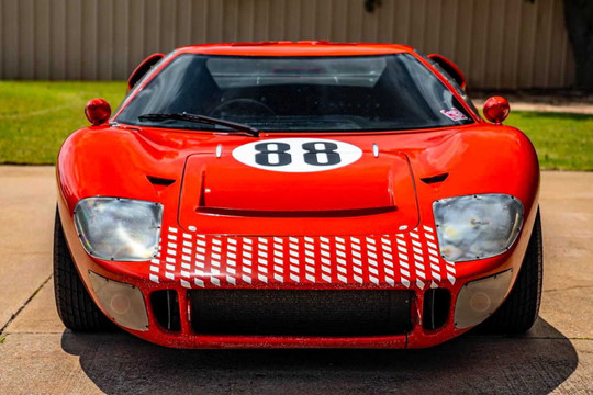 Siêu xe Ford GT40 trong phim 'Ford V Ferrari' sắp được mang ra đấu giá