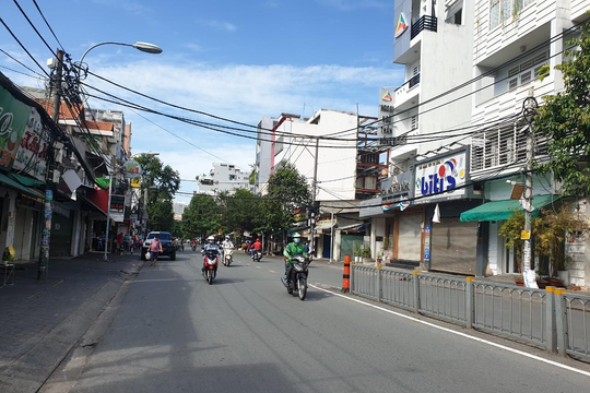 TP.HCM cho phép nhân viên siêu thị, cửa hàng tiện lợi ra đường sau 18h