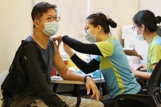 Tiêm vaccine Covid-19 và nhận căn hộ, vàng - cách các quốc gia châu Á khuyến khích người dân tiêm chủng