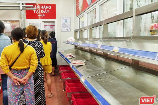Đà Nẵng: Người dân đổ xô “vét sạch” siêu thị, sau thông tin TP có thể phong tỏa cứng trong 7 ngày