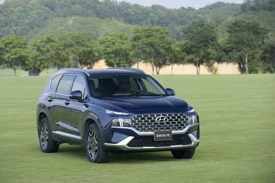 Phân khúc SUV 7 chỗ tháng 7/2021: Toyota Fortuner rớt đài, Hyundai SantaFe khẳng định vị thế