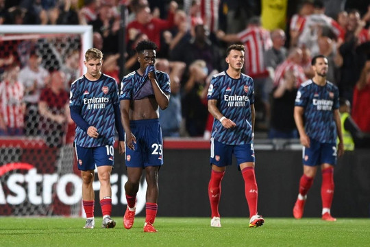 Kết quả Ngoại Hạng Anh: Arsenal thua sốc đội mới lên hạng