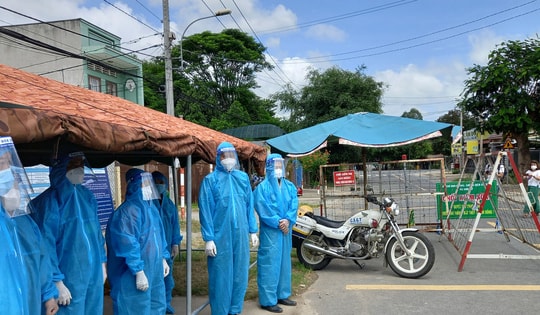 Củ Chi phạt hơn 2,1 tỉ đồng vi phạm chống dịch, bảo đảm đời sống ở khu cách ly, phong tỏa