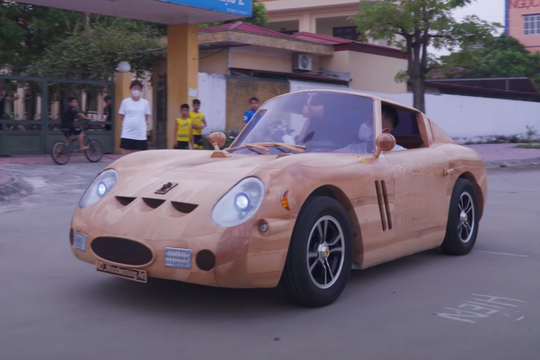 Thợ thủ công Việt làm Ferrari đắt nhất thế giới bằng gỗ gây "choáng", đây không phải lần đầu
