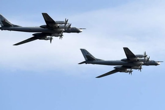 Máy bay Tu-95MS Nga bay suốt 9 giờ trên Biển Nhật Bản