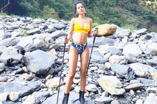 Người đẹp Đài Loan diện bikini đi trèo đèo lội suối, đẹp nhưng thiếu an toàn