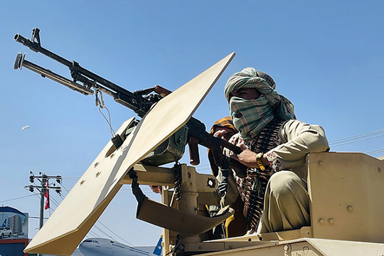 Taliban không cho máy bay quân sự Ukraine đáp xuống Kabul?