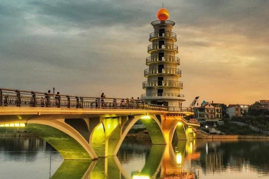 Cầu đi bộ Công viên Văn Lang - Điểm check in tuyệt đẹp tại Việt Trì