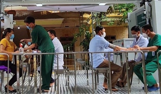 Xuất hiện nhiều ca cộng đồng, Sơn La chi viện cán bộ y tế, công an hỗ trợ Phù Yên dập dịch