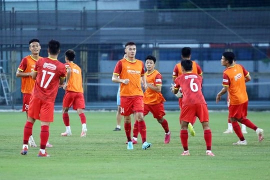 Tuyển Việt Nam lùi lịch sang Ả Rập Xê Út