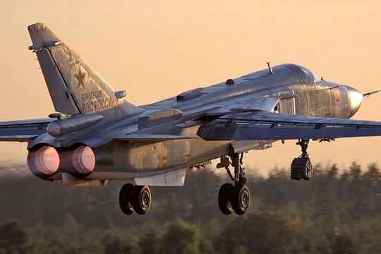 Su-24 của Không quân Nga bị rơi ở Perm, phi công nhảy dù kịp thời