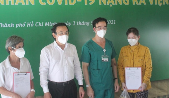 7 bệnh nhân đầu tiên ra viện, hơn 200 người bệnh chuyển nhẹ tại Trung tâm HSTC BV Bạch Mai ở TP.HCM