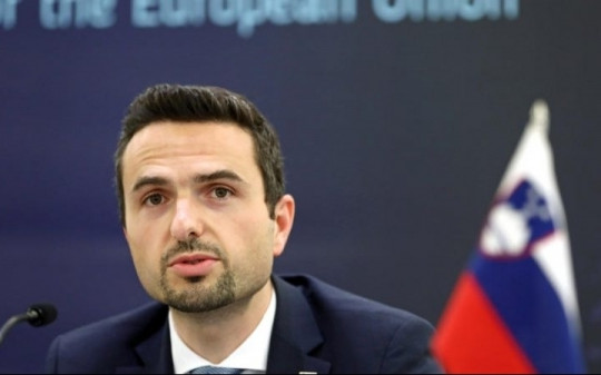 Bộ trưởng Quốc phòng Slovenia: Afghanistan thất thủ ngỡ ngàng là vì tiền!