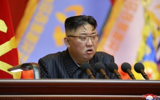 Giữa căng thẳng với Mỹ-Hàn và khủng hoảng lương thực, Chủ tịch Triều Tiên triệu tập họp Bộ Chính trị