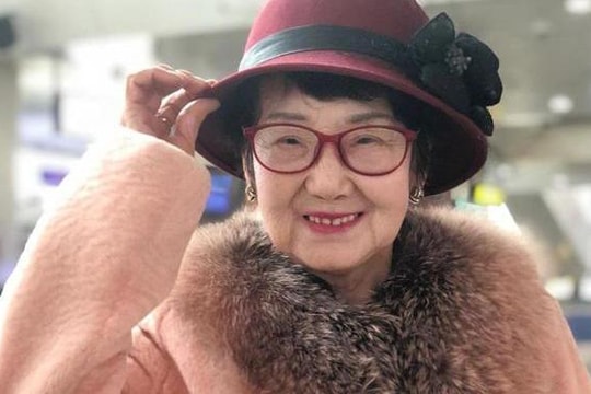 Bà lão HUYỀN THOẠI nhất Trung Quốc: 18 năm ngồi tù, chồng bỏ con mất, 71 tuổi ra tù làm nhân viên dọn nhà vệ sinh, "lội ngược dòng" trở thành tỷ phú ở tuổi 81