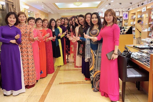 Hội Liên hiệp Phụ nữ Doanh nhân Việt Nam tại Đài Loan ủng hộ 25 triệu đồng cho ATM Oxy tại TP.HCM
