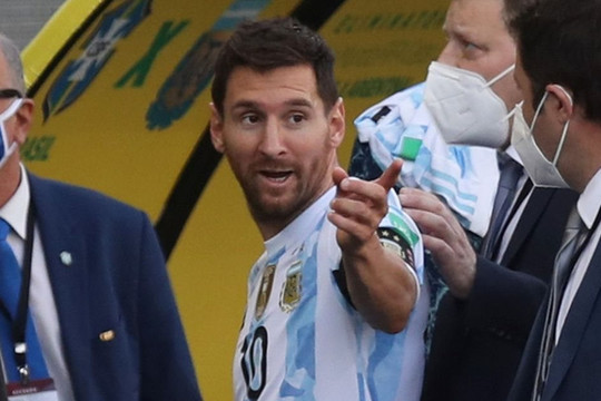 Messi giận dữ: 'chúng tôi ở khách sạn 3 ngày qua sao không ai nói gì?'