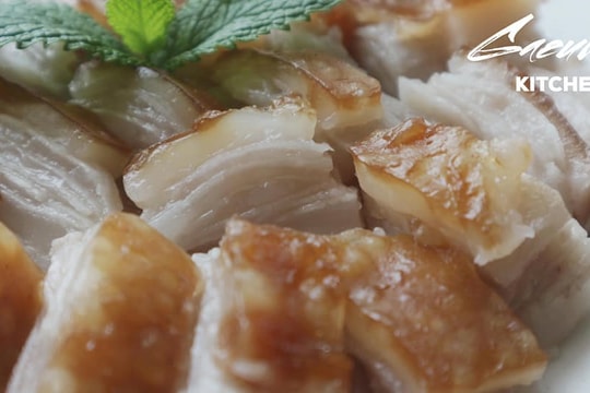 Cách làm thịt heo chay giống y như thật giòn rụm, bắt mắt của mẹ đảm 9X