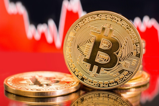 Bitcoin lao dốc về mốc 44.000 USD trong ngày, thủng sàn tiền ảo