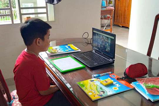 'Lớp 1 học trực truyến, giáo viên chỉ nên dạy Tiếng Việt và Toán'