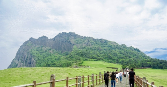 Đảo Jeju hút khách chơi golf mùa dịch