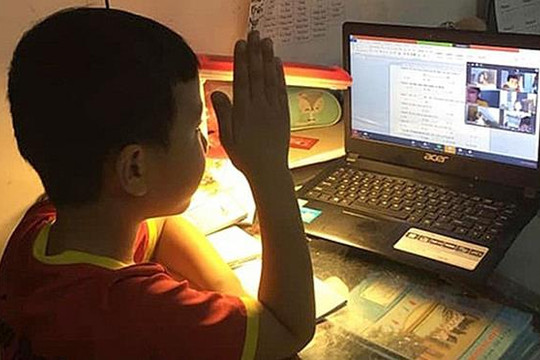 'Nhìn lịch học online của trẻ lớp 1 Hà Nội, là giáo viên tôi còn phát hoảng'