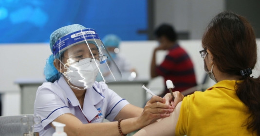 Hội Doanh nhân trẻ Việt Nam phát động chương trình ATM Nhân lực tiêm vaccine