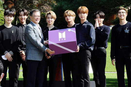 BTS đã chính thức được trao thư bổ nhiệm đặc phái viên: Công bố ngày gặp mặt với Tổng thống Moon Jae In tại Nhà Xanh