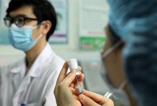 Khi nào trẻ dưới 18 tuổi được tiêm vắc xin COVID-19?