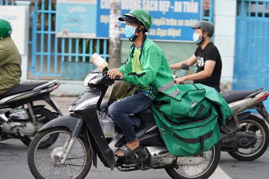 TP.HCM: Shipper đăng ký hoạt động tăng 5 lần, cơ quan xét nghiệm quá tải