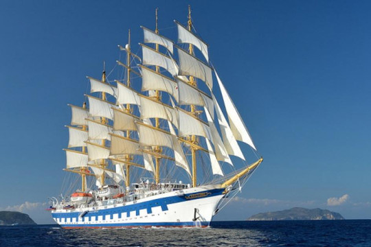 Du lịch trên thuyền buồm lớn nhất thế giới Golden Horizon