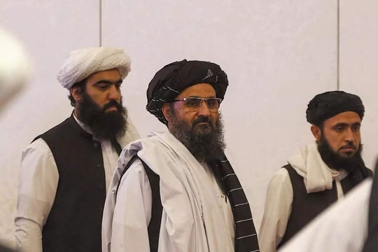 Nội bộ Taliban đấu súng kịch tính trong dinh tổng thống