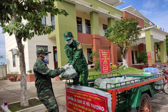 Bộ đội Biên phòng An Giang hỗ trợ 530 suất quà cho người dân vùng biên giới