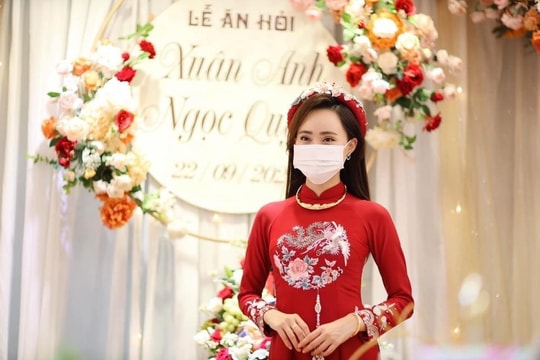 BTV Xuân Anh tổ chức lễ ăn hỏi mùa Covid, danh tính chú rể gây tò mò