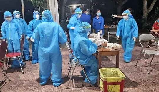 Nghệ An bất ngờ xuất hiện ca cộng đồng,  một gia đình 8 người mắc COVID-19