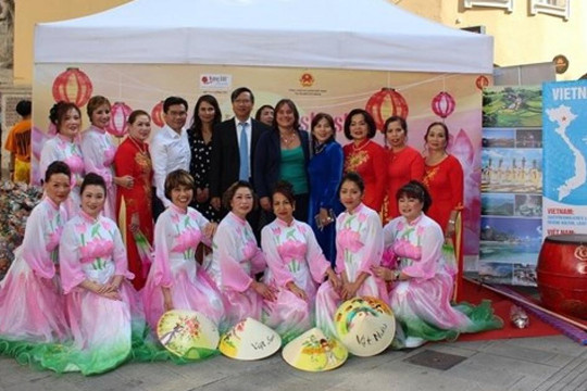 Đức: Dấu ấn Việt Nam tại Lễ hội đa văn hóa thành phố Augsburg