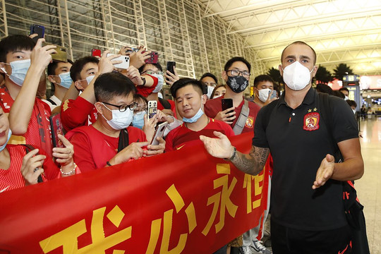 Trong mắt Cannavaro, sau vẻ hào nhoáng của bóng đá Trung Quốc là lỗ thủng khổng lồ