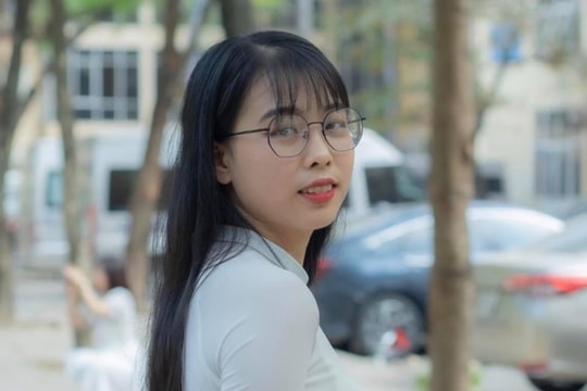 Nữ sinh tốt nghiệp thủ khoa với 44 môn học đạt điểm A và A+