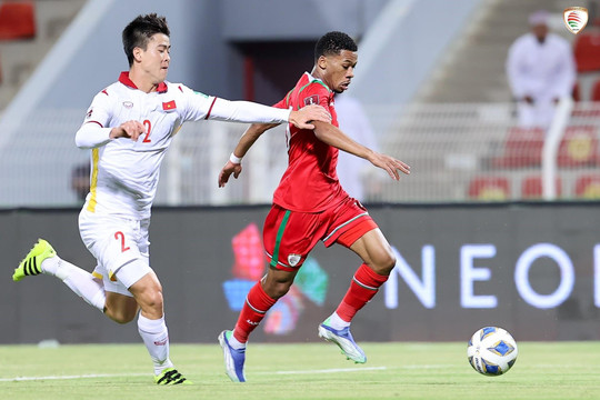 Cầu thủ Việt Nam phạm quá nhiều lỗi với Oman