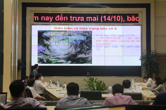 Bão số 8 suy yếu thành áp thấp đi vào Thanh Hóa-Nghệ An; xuất hiện hình thế hết sức nguy hiểm sau bão