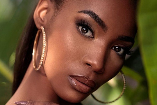 Vẻ đẹp lạ của nữ vũ công đăng quang Hoa hậu Nam Phi 2021