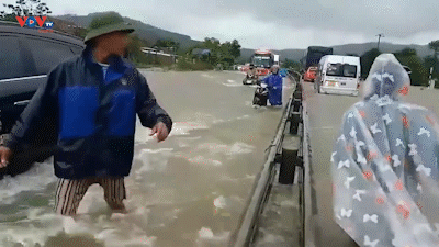 Mưa lũ gây ngập lụt Thừa Thiên Huế, Quảng Bình, Kon Tum