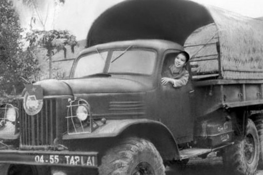 Những nữ lái xe trên đường Trường Sơn huyền thoại