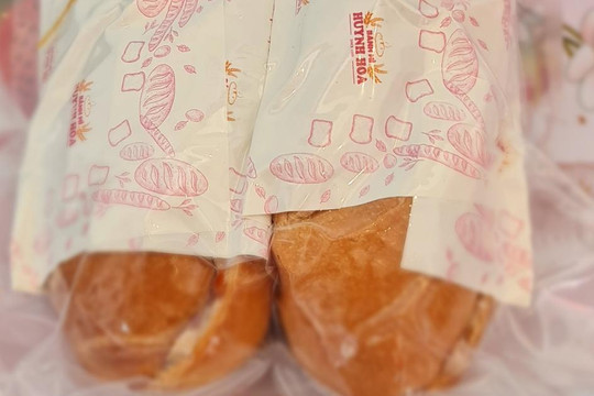 Bánh mì nổi tiếng Sài Gòn ship máy bay ra Hà Nội, giá 100 ngàn/ ổ thực khách vẫn mê